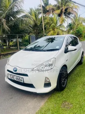 Toyota Aqua 2015 Car (Used)