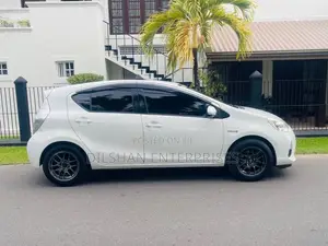Toyota Aqua 2015 Car (Used)