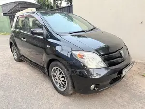 Toyota IST 2003 Car (Used)