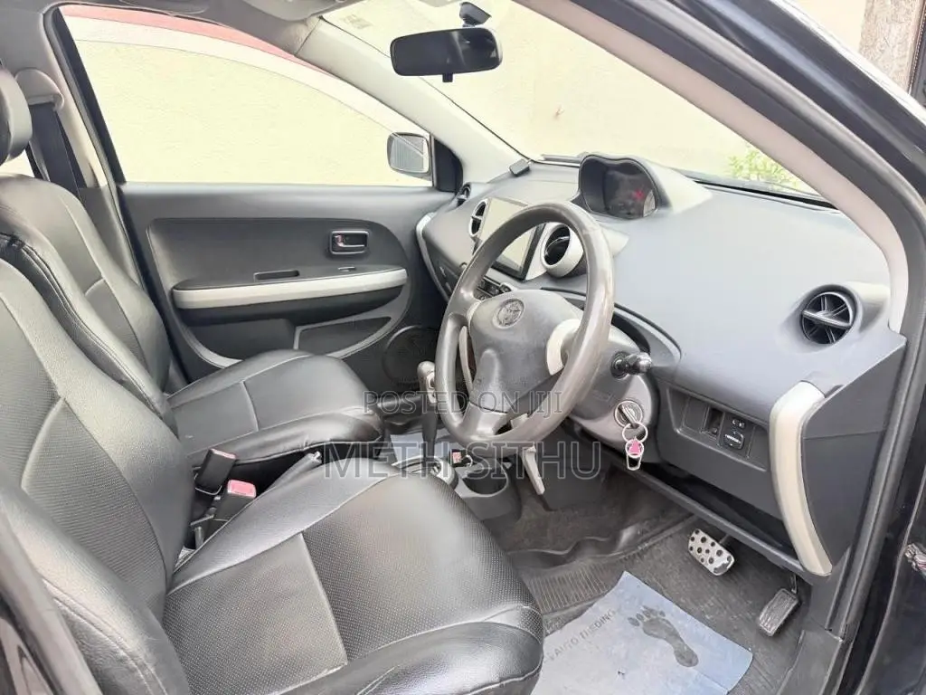 Toyota IST 2003 Car (Used)