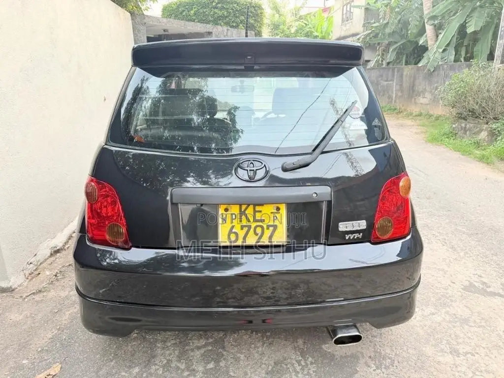 Toyota IST 2003 Car (Used)