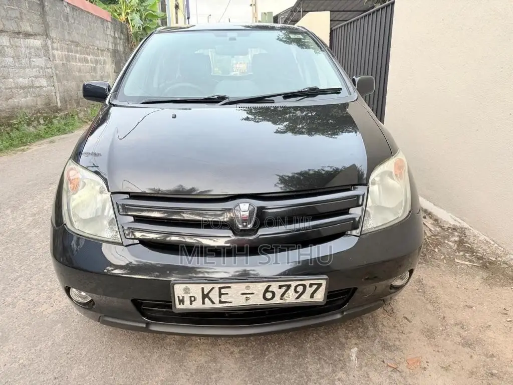 Toyota IST 2003 Car (Used)