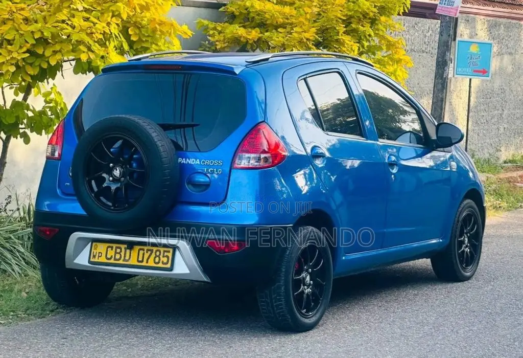Micro Panda Cross 2018 Car (Used)