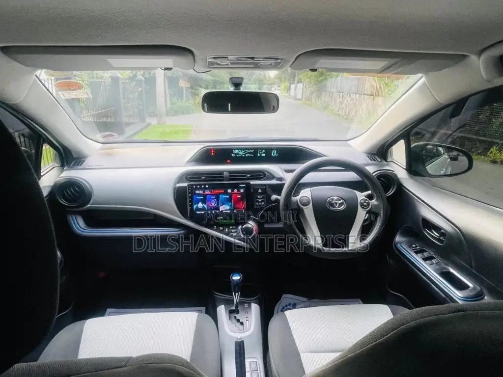 Toyota Aqua 2015 Car (Used)
