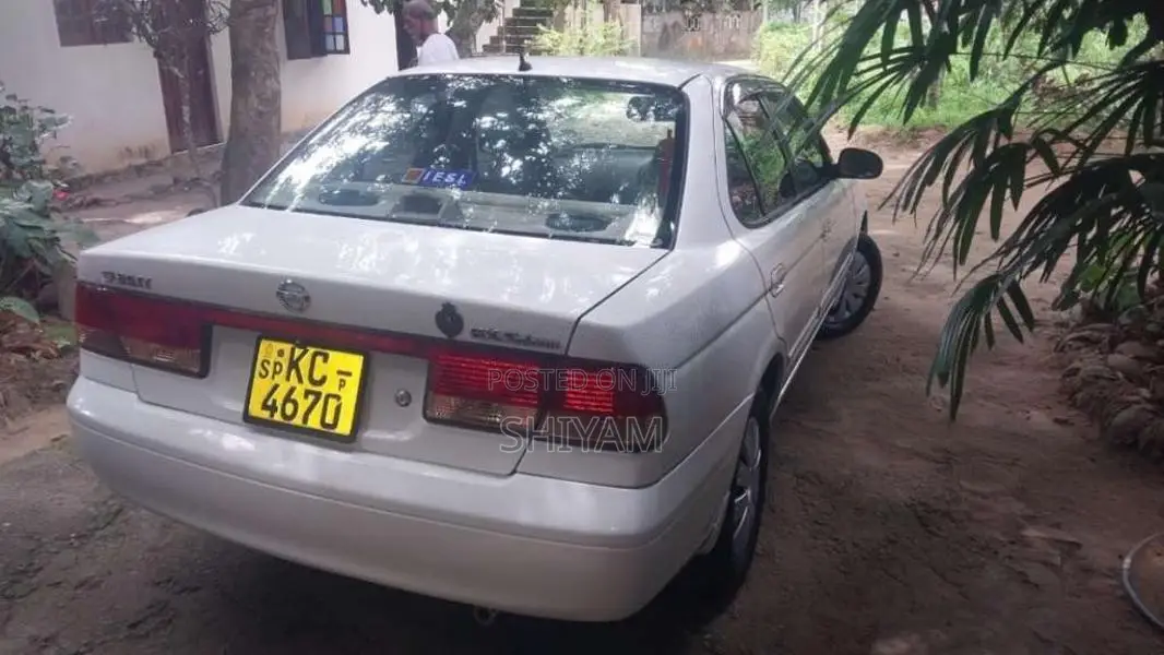 Nissan FB15 2003 Car (Used)