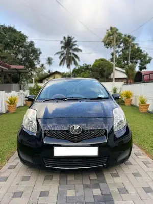 Toyota Vitz 2008 Car (Used)