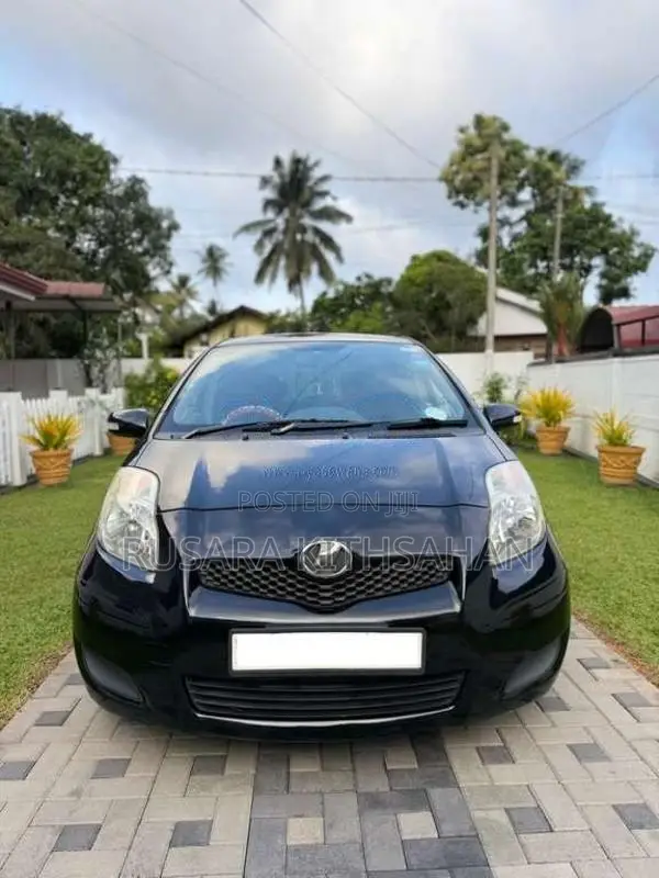 Toyota Vitz 2008 Car (Used)