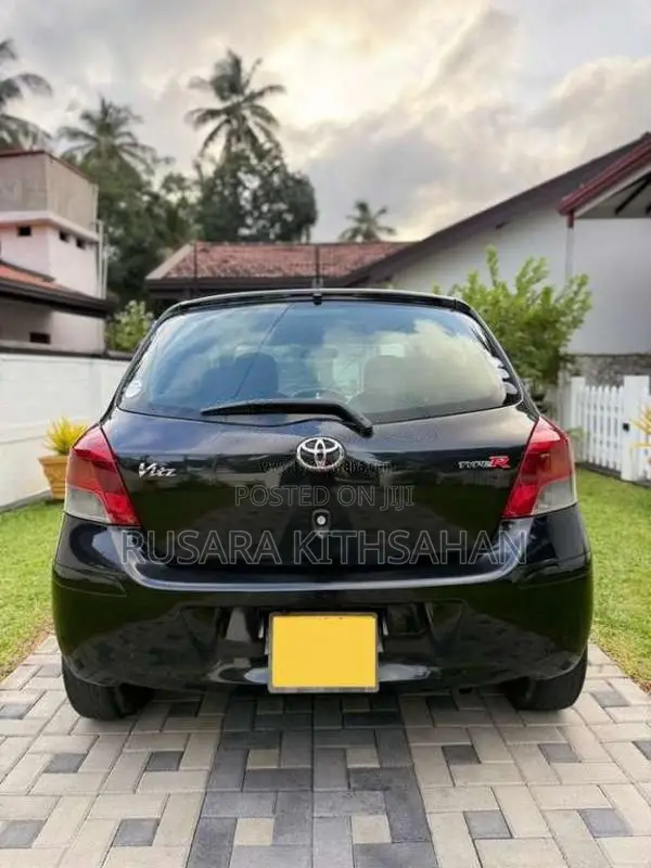Toyota Vitz 2008 Car (Used)