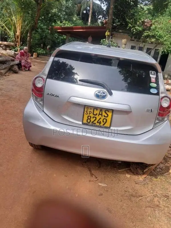 Toyota Aqua 2014 Car (Used)