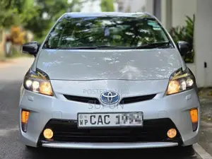 Toyota Prius S Touring 2012 Car (Used)