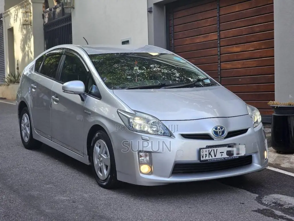 Toyota Prius S Touring 2011 Car (Used)