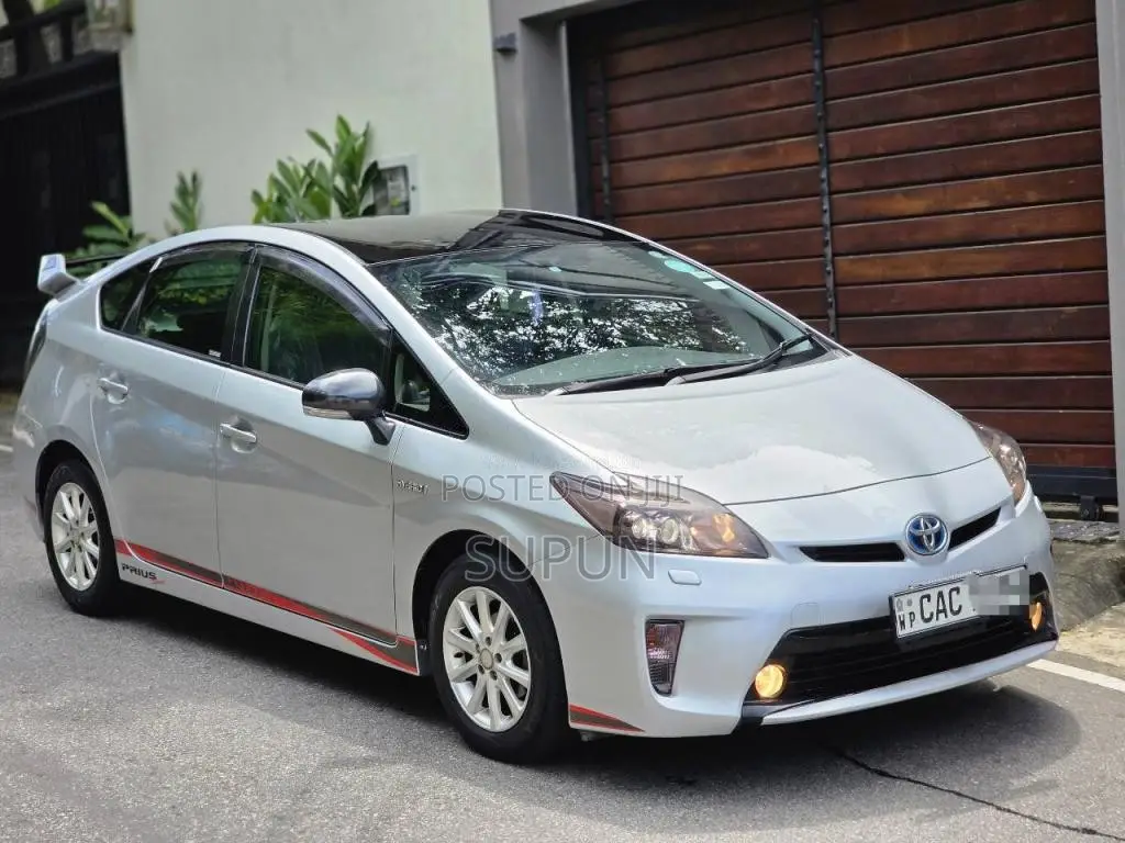 Toyota Prius S Touring 2012 Car (Used)