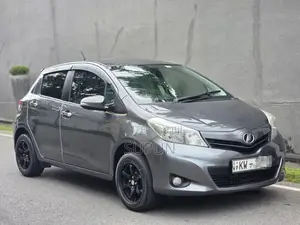Toyota Vitz 2012 Car (Used)