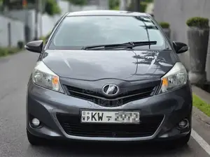 Toyota Vitz 2012 Car (Used)
