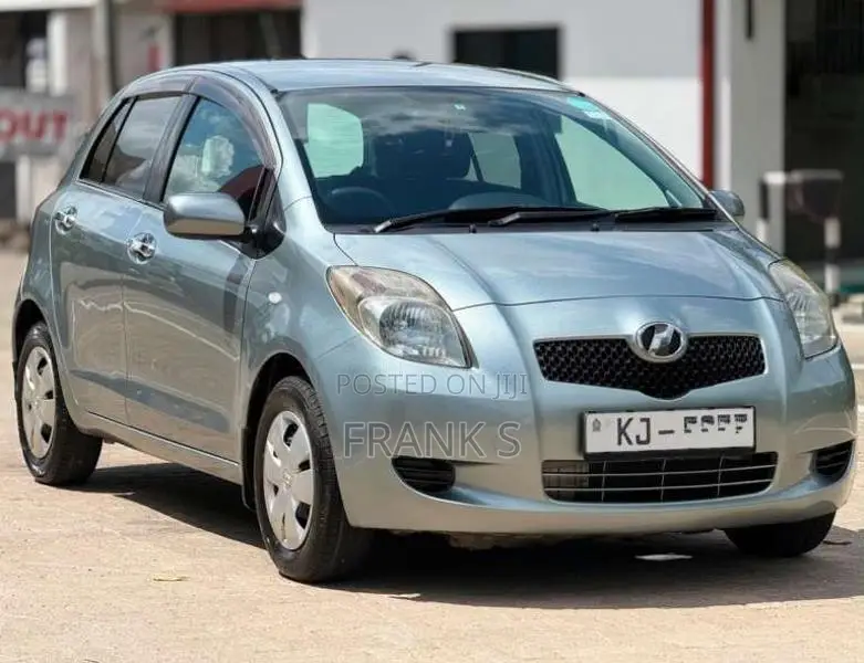 Toyota Vitz 2007 Car (Used)