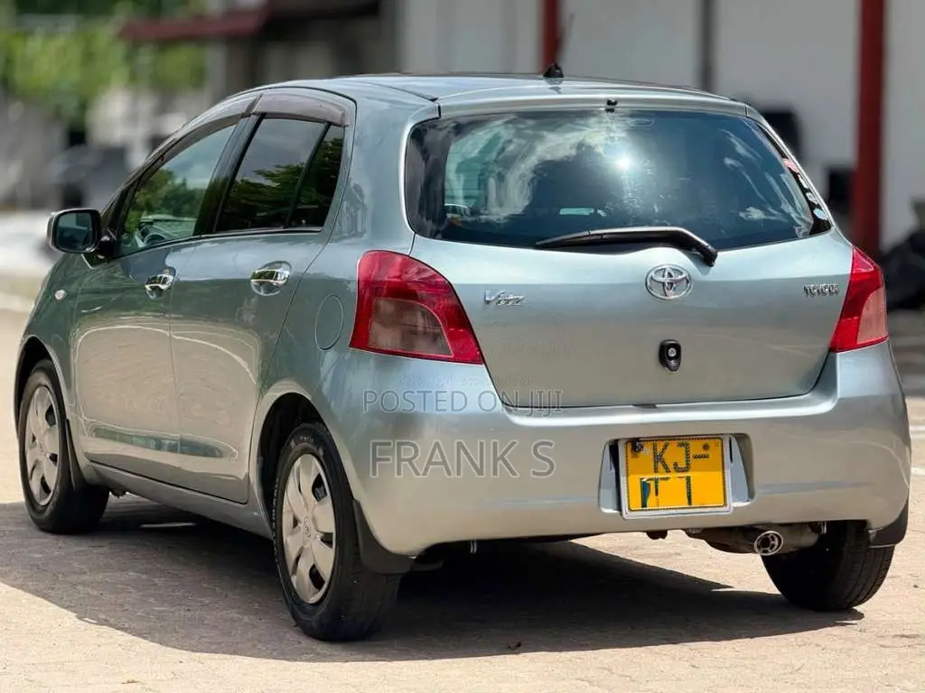Toyota Vitz 2007 Car (Used)