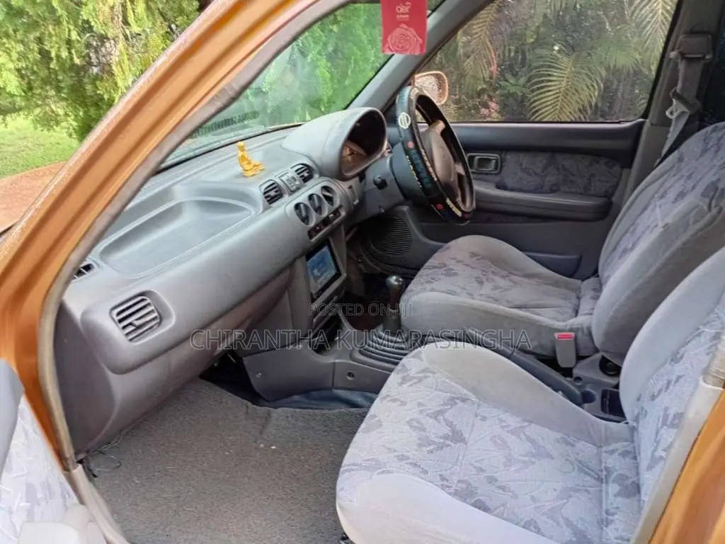 Nissan March HK11 2000 Car (Used)