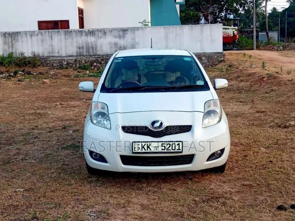 Toyota Vitz 2008 Car (Used)