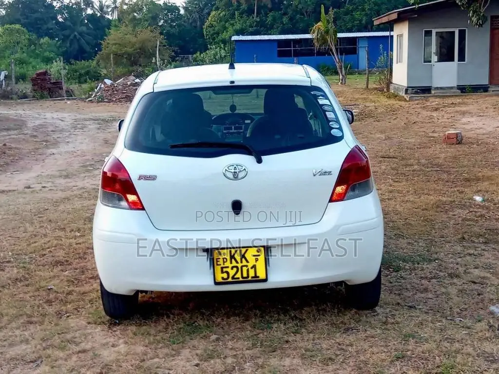 Toyota Vitz 2008 Car (Used)