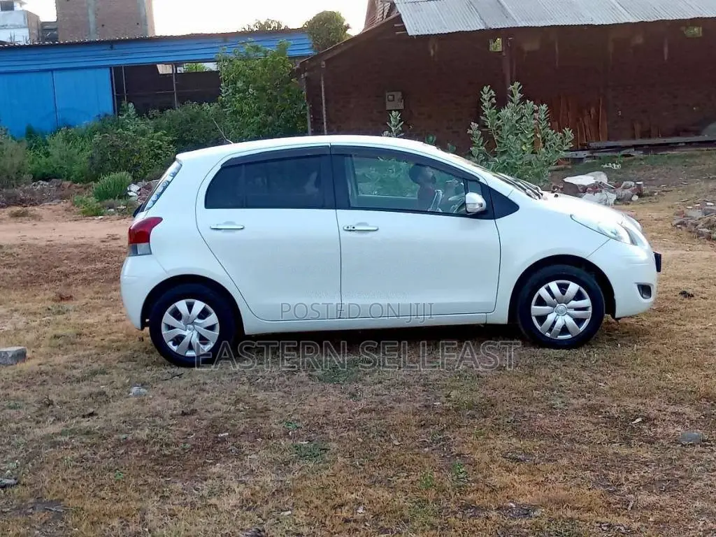 Toyota Vitz 2008 Car (Used)