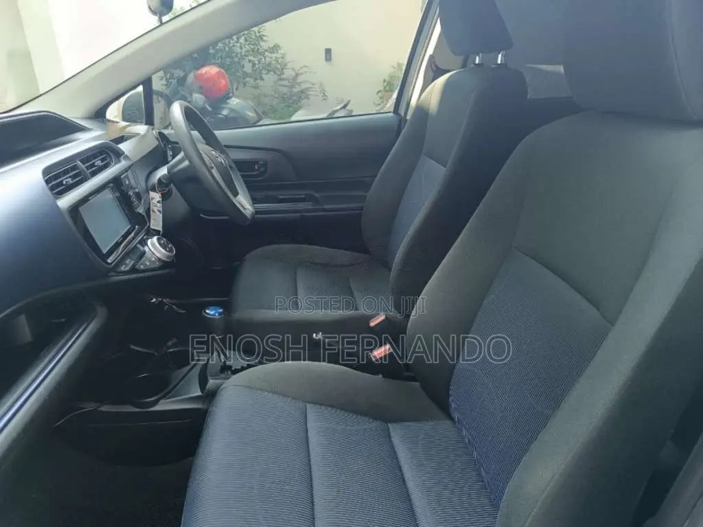Toyota Aqua 2015 Car (Used)