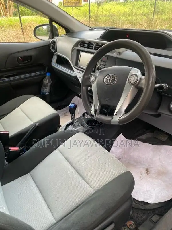 Toyota Aqua 2014 Car (Used)