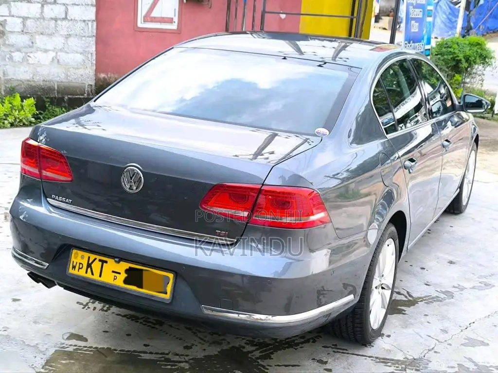 Volkswagen Passat 2011 Car (Used)