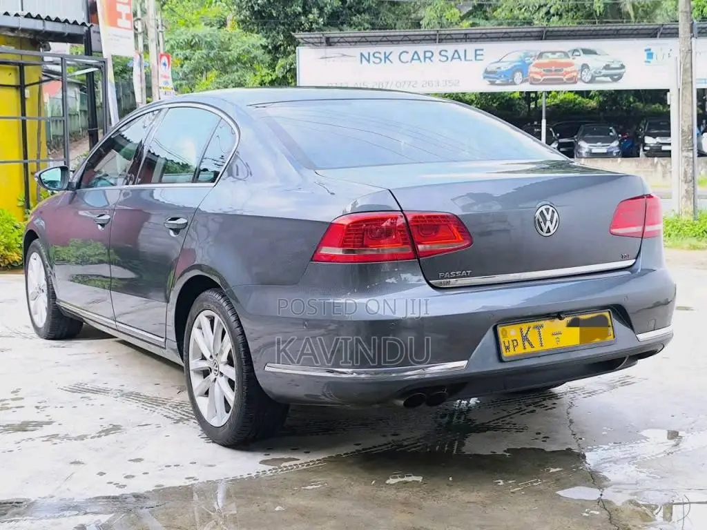 Volkswagen Passat 2011 Car (Used)