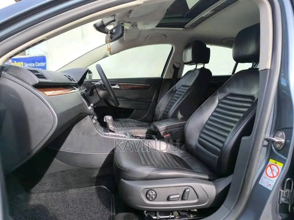 Volkswagen Passat 2011 Car (Used)