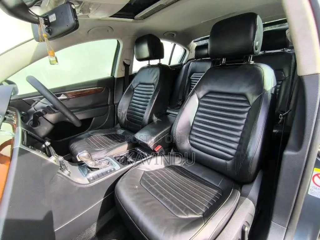 Volkswagen Passat 2011 Car (Used)