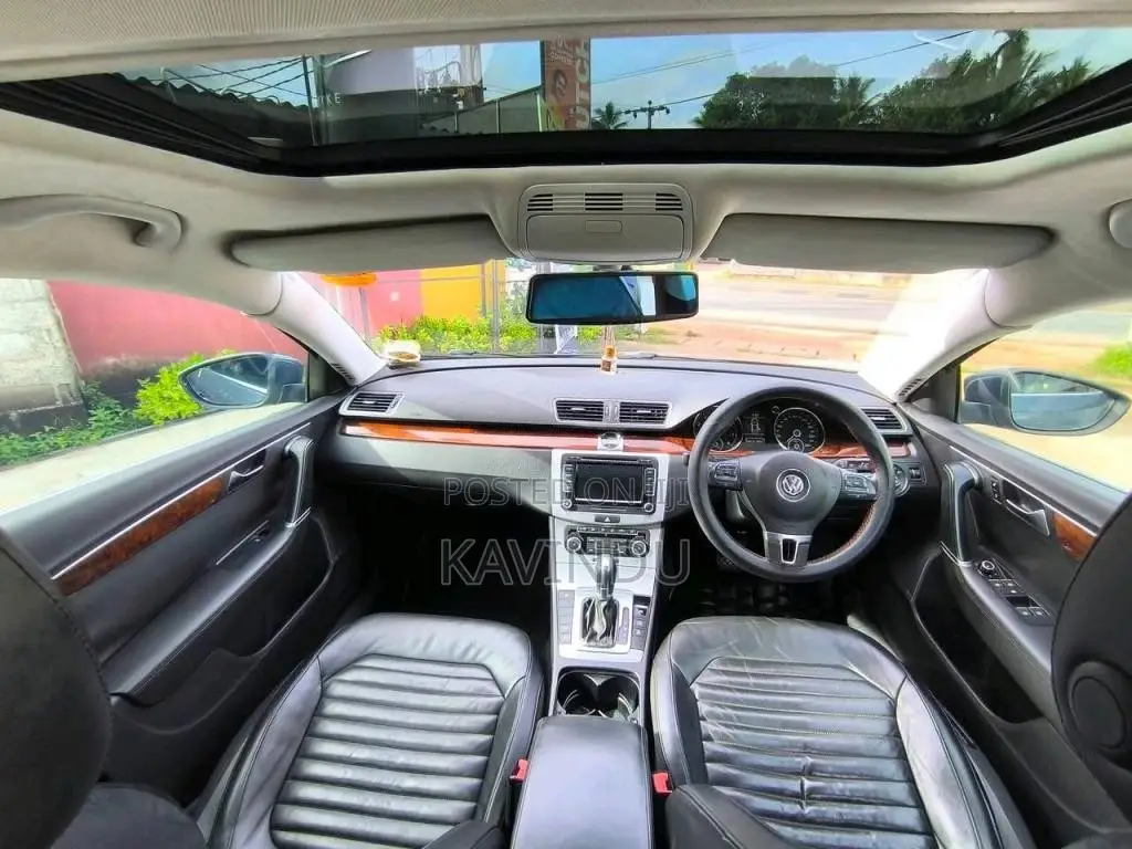 Volkswagen Passat 2011 Car (Used)