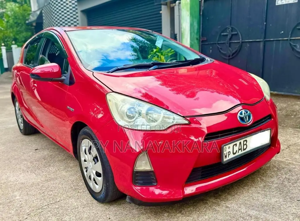 Toyota Aqua S Grade 2014 Car (Used)