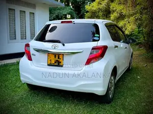 Toyota Vitz 2016 Car (Used)