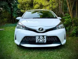Toyota Vitz 2016 Car (Used)