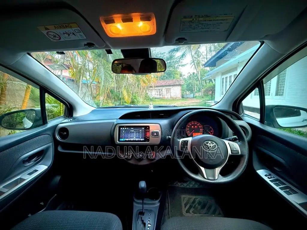Toyota Vitz 2016 Car (Used)