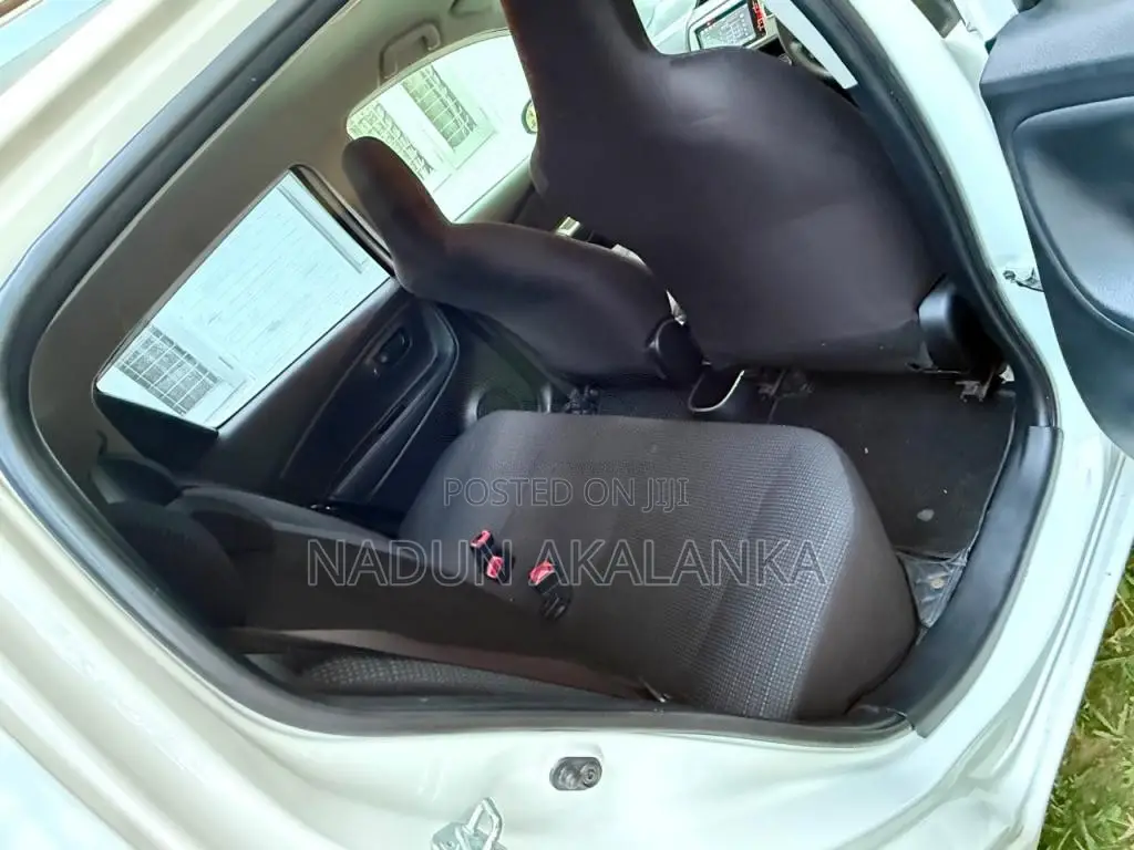 Toyota Vitz 2016 Car (Used)