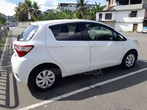 Toyota Vitz 2017 Car (Used)
