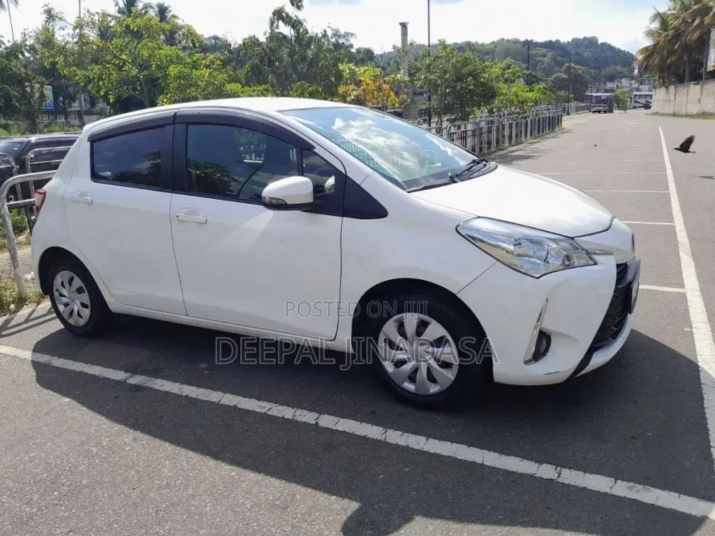 Toyota Vitz 2017 Car (Used)