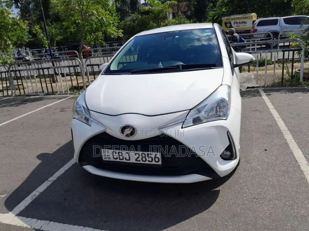 Toyota Vitz 2017 Car (Used)