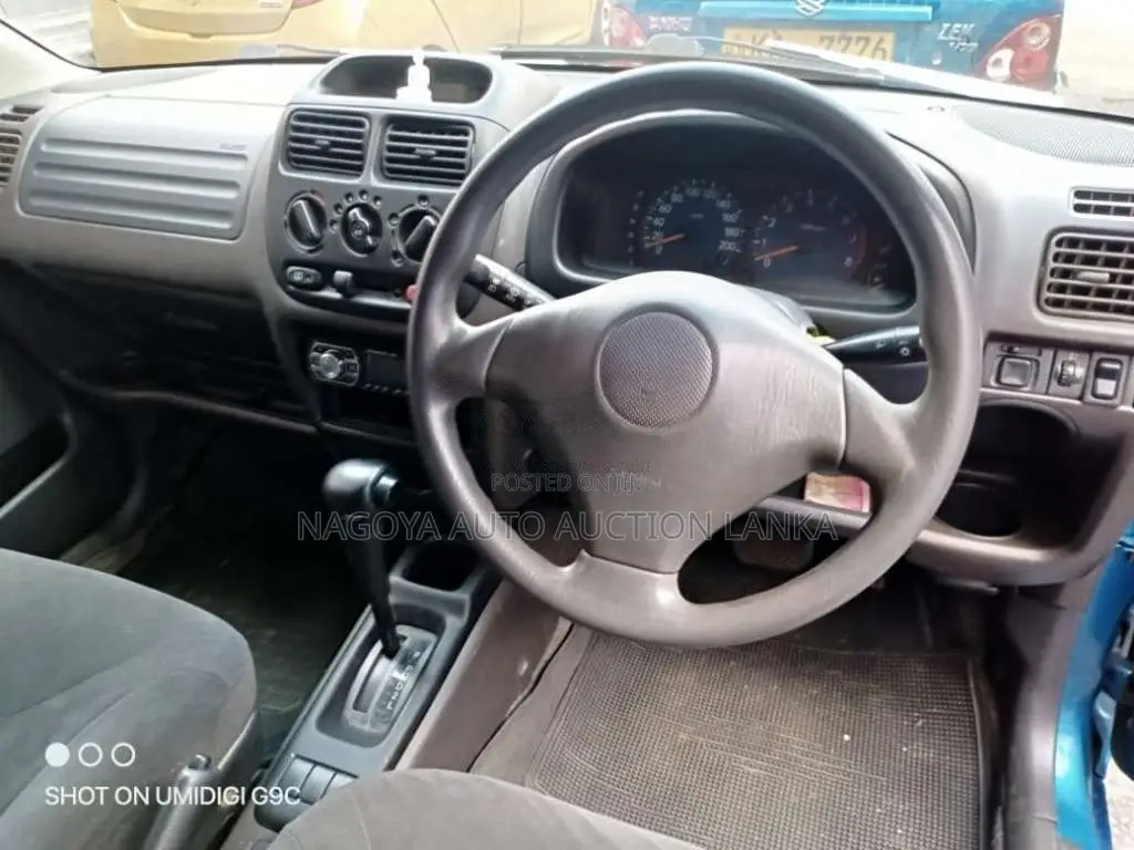 Suzuki SWIFT 2002 Car (Used)