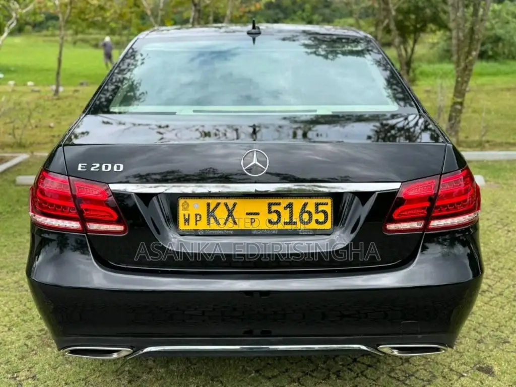 Mercedes-Benz E200 Avantgarde 2013 Car (Used)