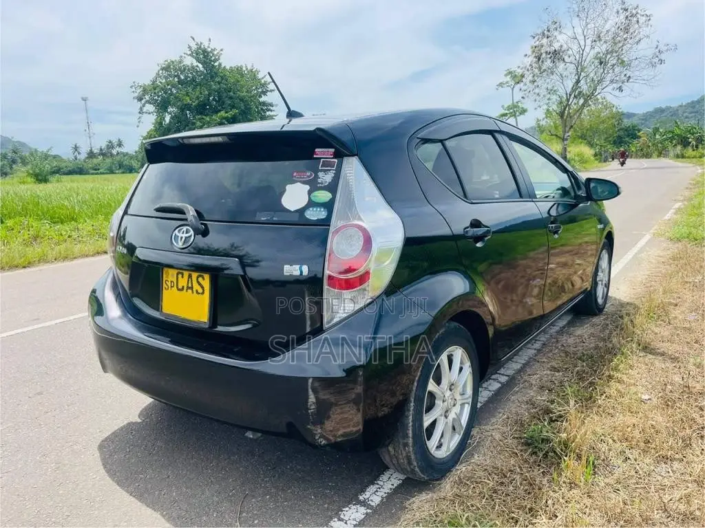 Toyota Aqua 2013 Car (Used)