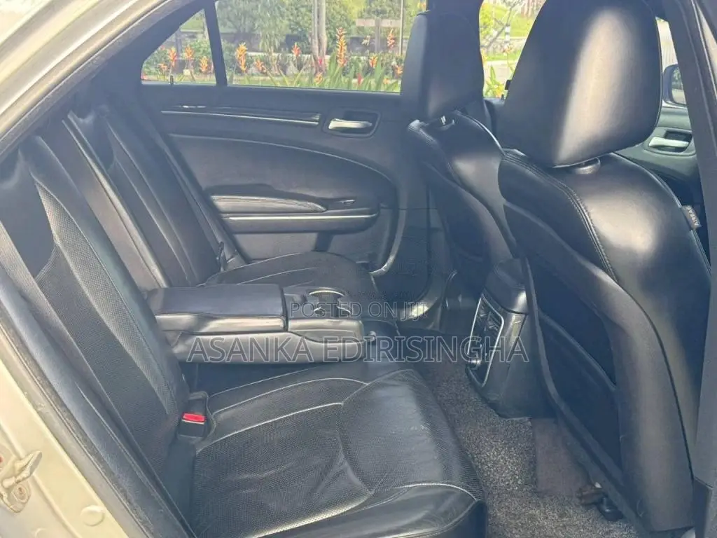 Chrysler 300C 2012 Car (Used)