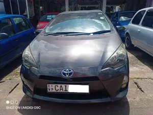 Toyota AQUA S LIMITED 2012 Car (Used)
