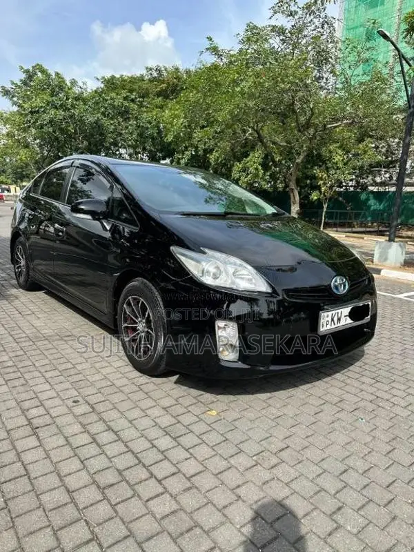 Toyota Prius 2011 Car (Used)