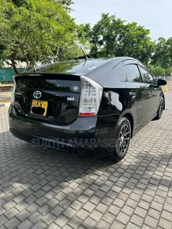Toyota Prius 2011 Car (Used)