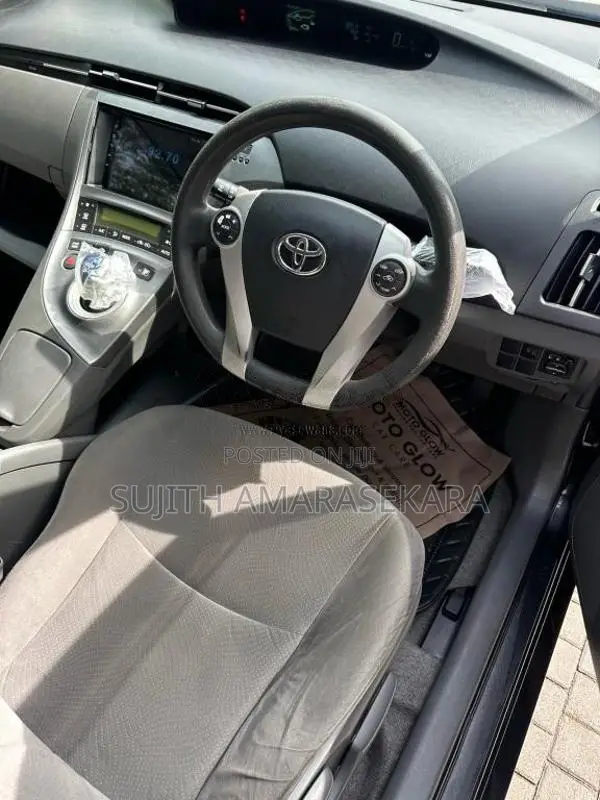 Toyota Prius 2011 Car (Used)