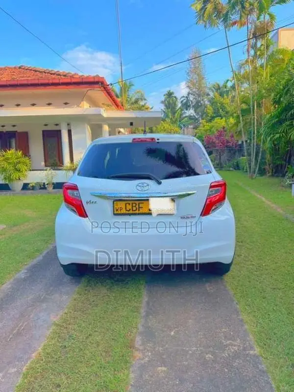 Toyota Vitz Safety 2016 Car (Used)