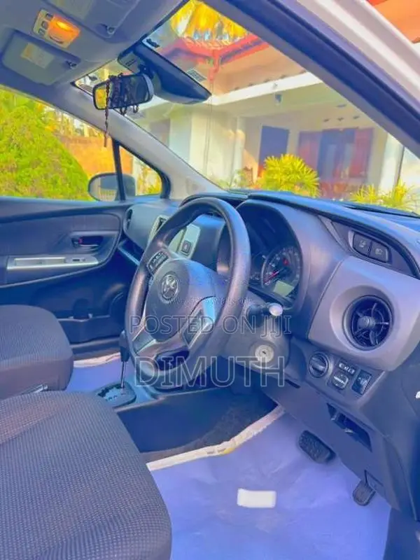 Toyota Vitz Safety 2016 Car (Used)