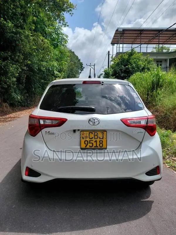 Toyota Vitz 2019 Car (Used)